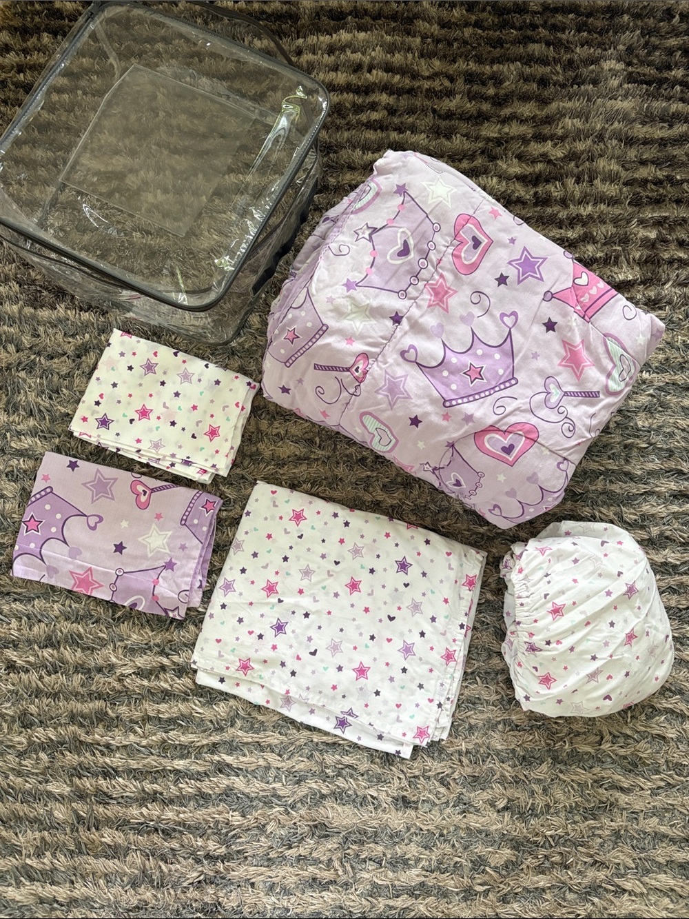 Princess Print 4-Piece Bedding Set - Purple & Pink Twin Bed Size - Picture 8 of 9
